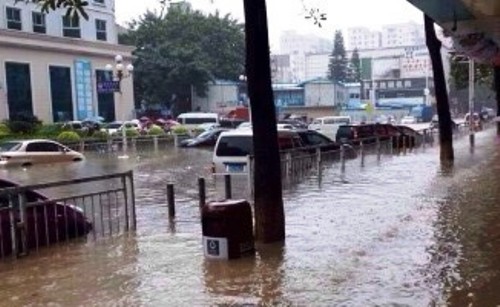 shenzhen flooding rain rainstorm guangdong blocked roads