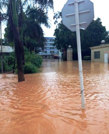 shenzhen flooding rain rainstorm guangdong blocked roads