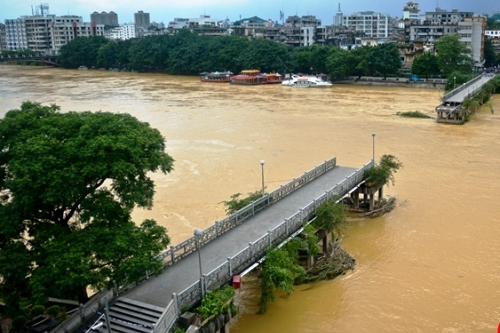 guangzhou rain flooding landslides zengcheng conghua