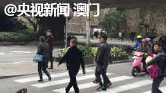 macau pedestrian crossing 03 macau pedestrian crossing