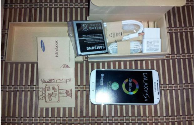 Medium_samsung_i9505_galaxy_s4_opened_box